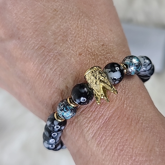 Stretch Bracelet Black White Gold Tone Crown Queen Brand New Lightweight Unisex - Picture 4 of 5